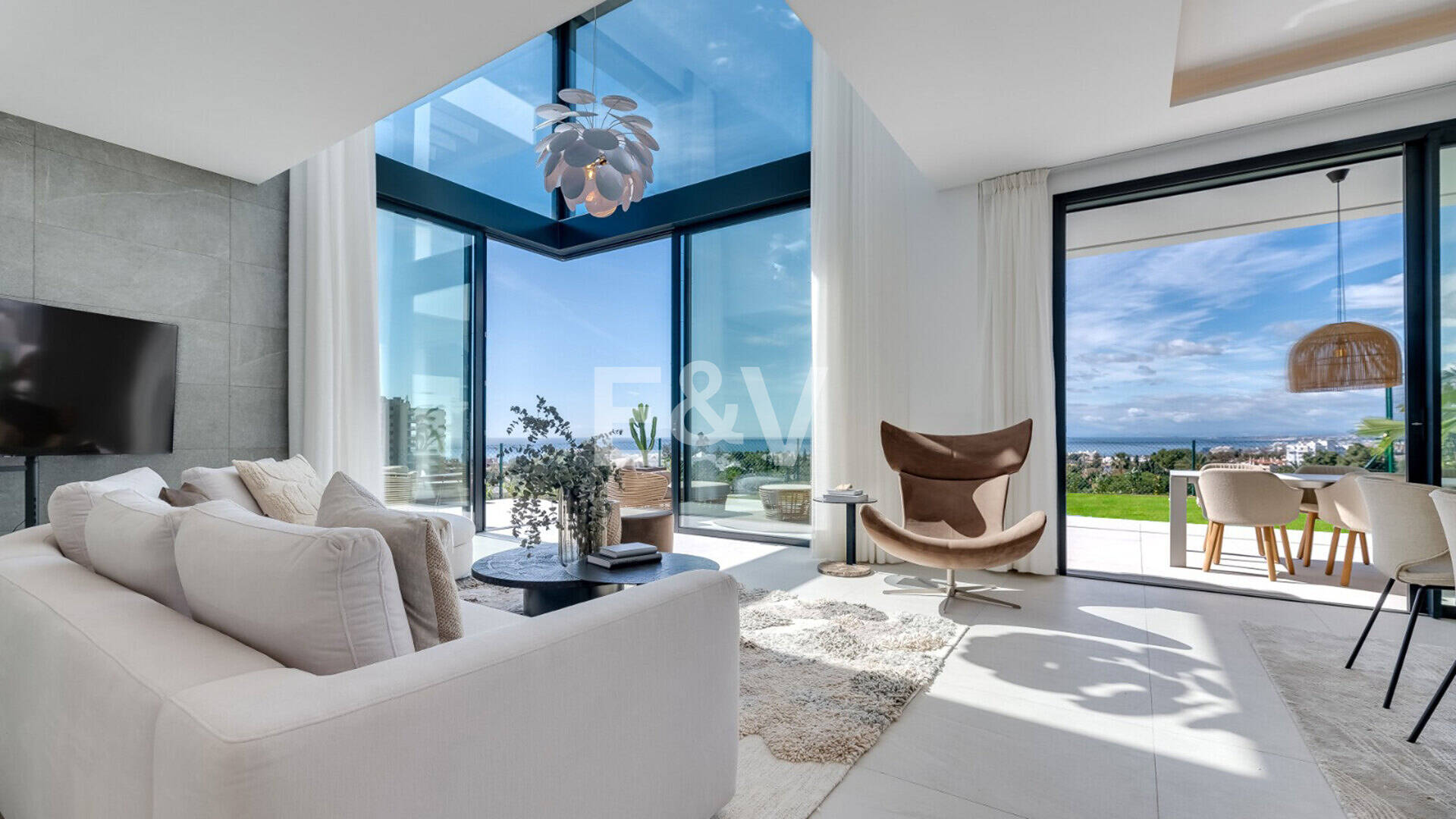 La mejor propiedad en una urbanización exclusiva en Río Real con vistas panorámicas abiertas