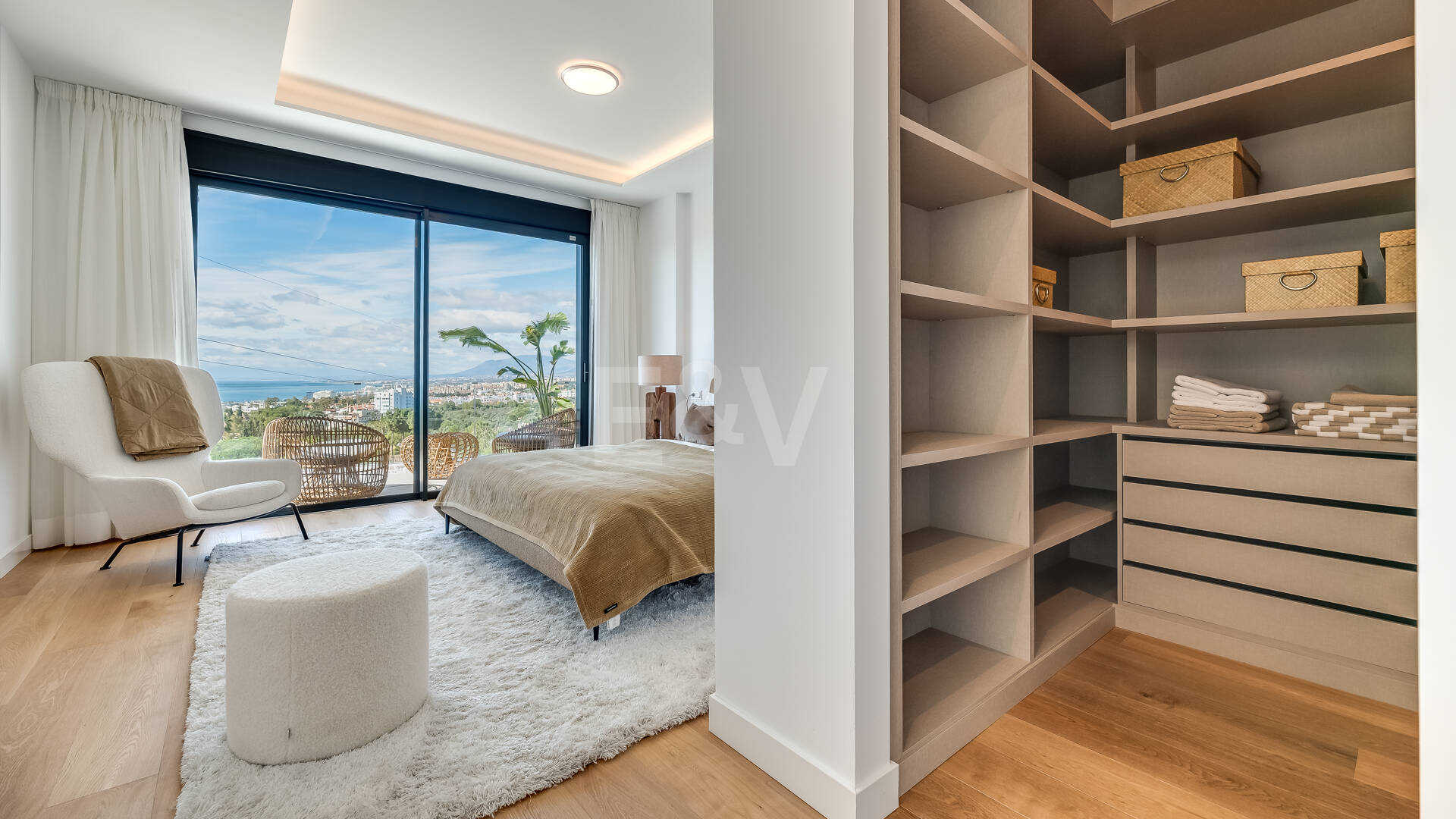 Meilleure propriété dans un développement exclusif à Rio Real avec des vues panoramiques ouvertes