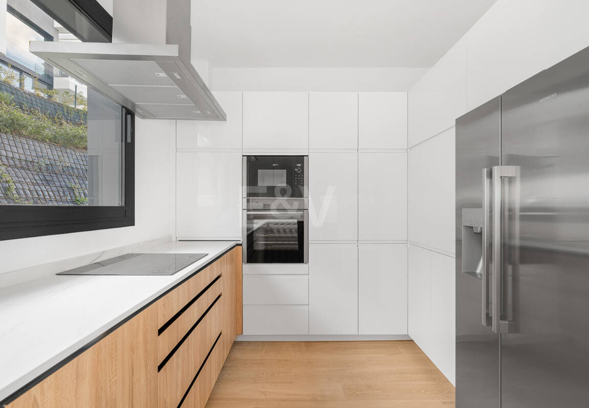 Meilleure propriété dans un développement exclusif à Rio Real avec des vues panoramiques ouvertes