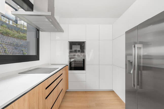 Meilleure propriété dans un développement exclusif à Rio Real avec des vues panoramiques ouvertes