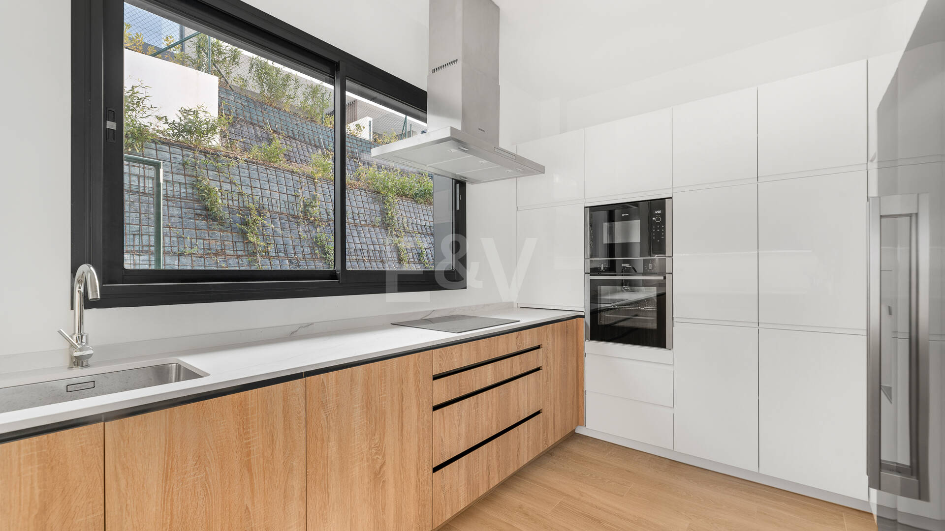 La mejor propiedad en una urbanización exclusiva en Río Real con vistas panorámicas abiertas