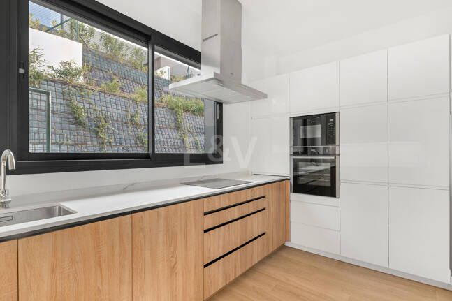 Meilleure propriété dans un développement exclusif à Rio Real avec des vues panoramiques ouvertes