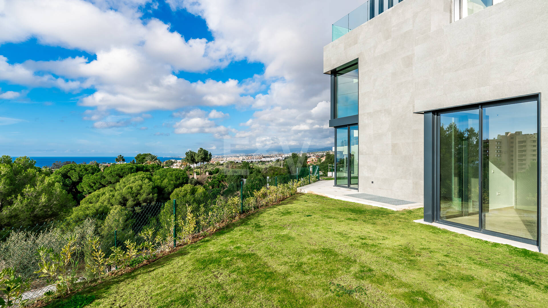 Meilleure propriété dans un développement exclusif à Rio Real avec des vues panoramiques ouvertes