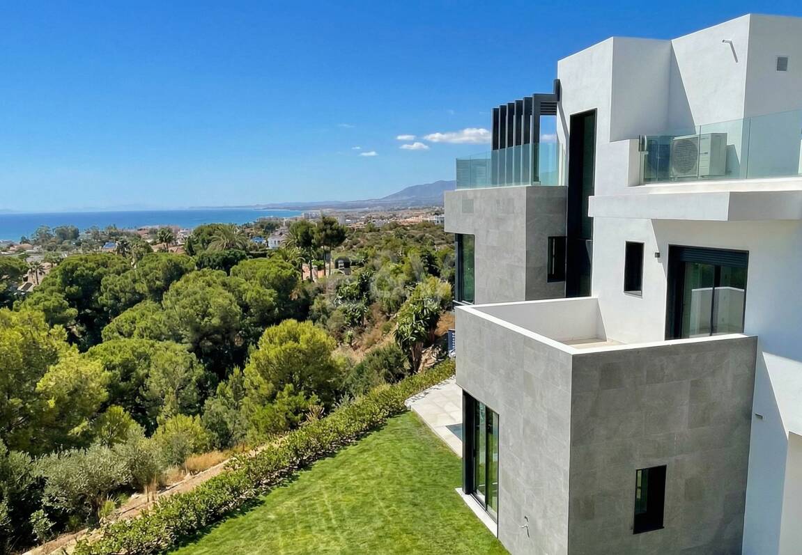 Meilleure propriété dans un développement exclusif à Rio Real avec des vues panoramiques ouvertes