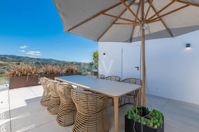 Meilleure propriété dans un développement exclusif à Rio Real avec des vues panoramiques ouvertes