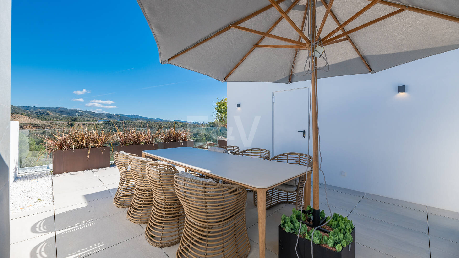 La mejor propiedad en una urbanización exclusiva en Río Real con vistas panorámicas abiertas