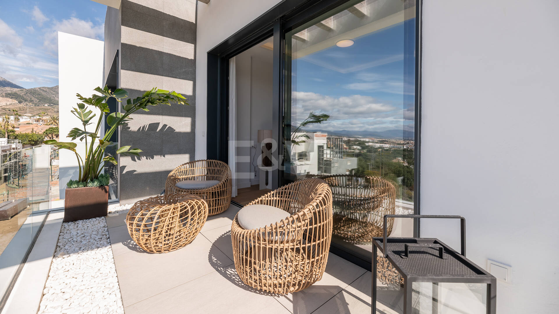 La mejor propiedad en una urbanización exclusiva en Río Real con vistas panorámicas abiertas