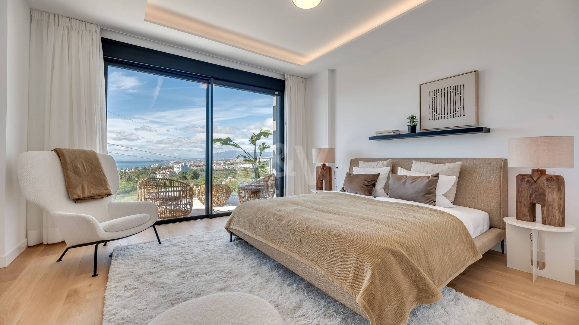 La mejor propiedad en una urbanización exclusiva en Río Real con vistas panorámicas abiertas