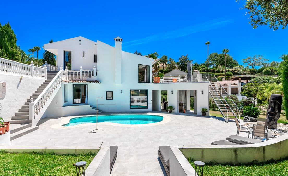 Impresionante Villa en El Rosario: Una mezcla perfecta de confort y lujo