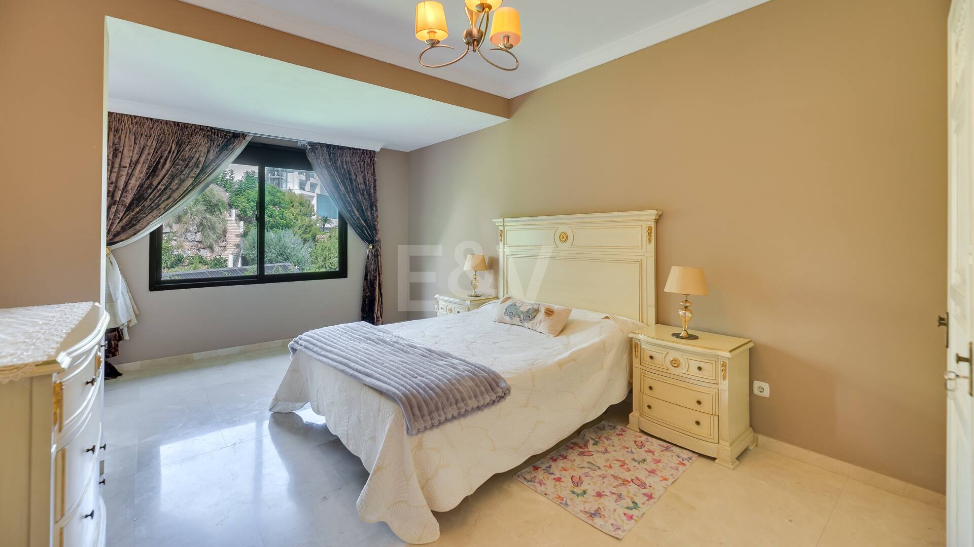 El Paraiso Alto: Élégante villa avec vue sur le golf et la mer