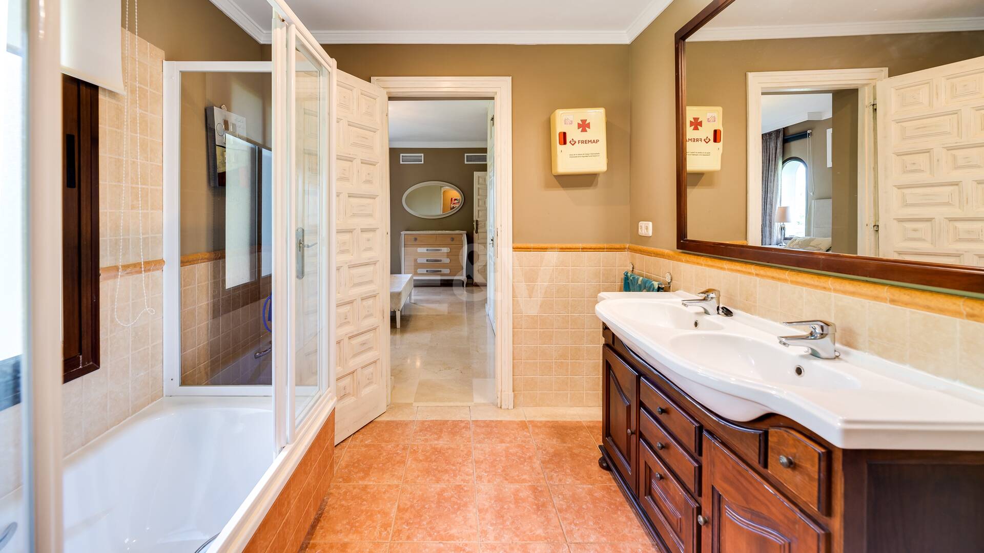 El Paraiso Alto: Élégante villa avec vue sur le golf et la mer