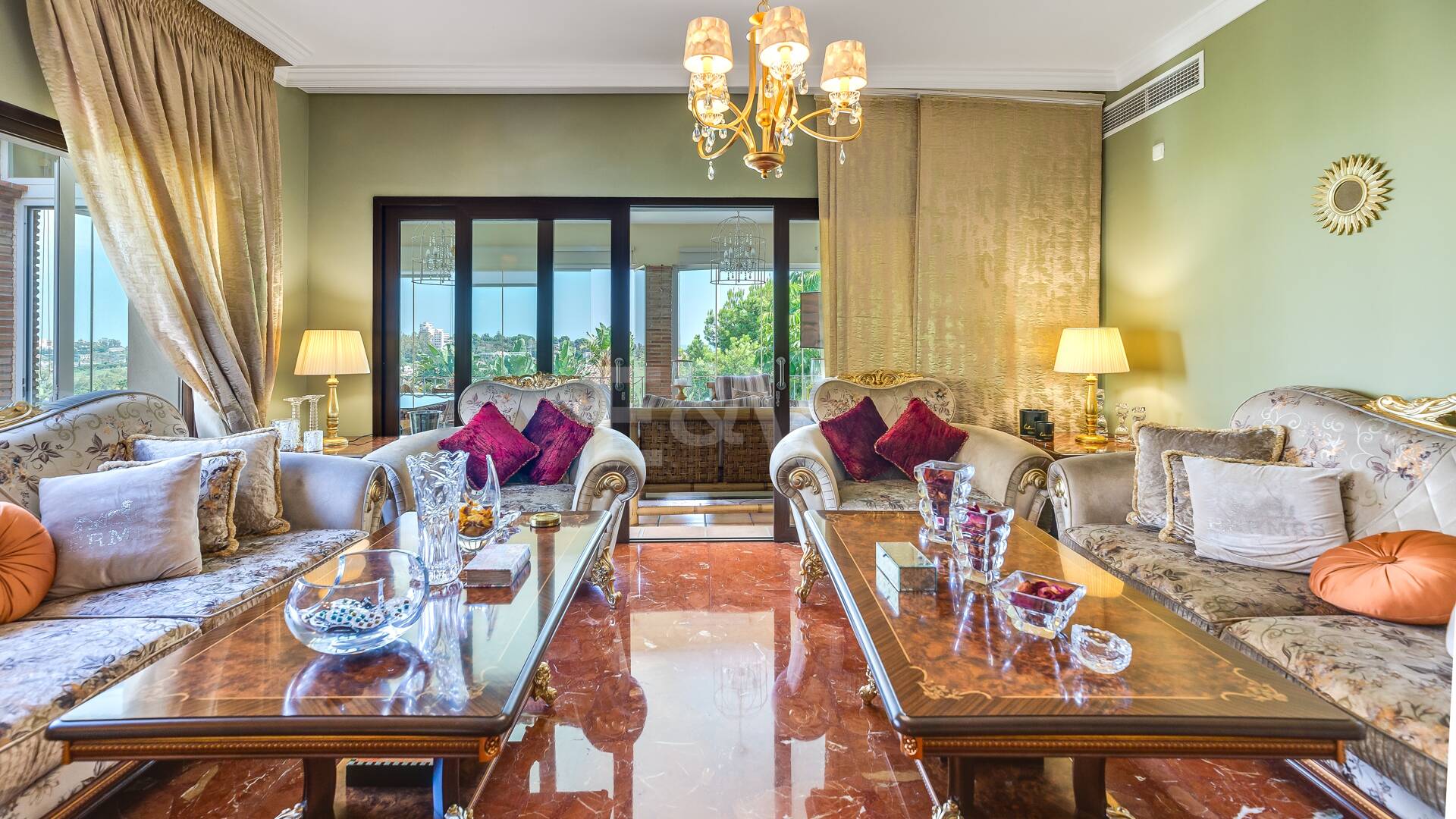 El Paraiso Alto: Élégante villa avec vue sur le golf et la mer