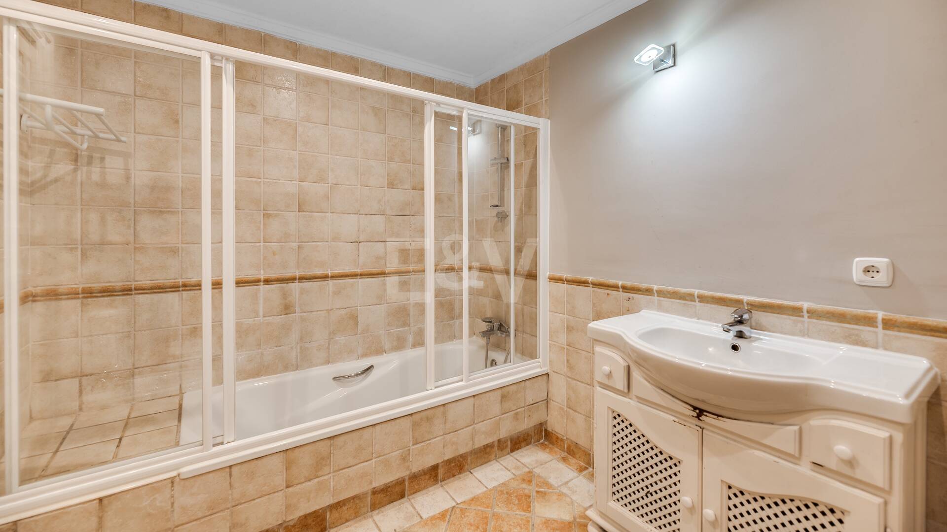 El Paraiso Alto: Elegant villa med golf och havsutsikt