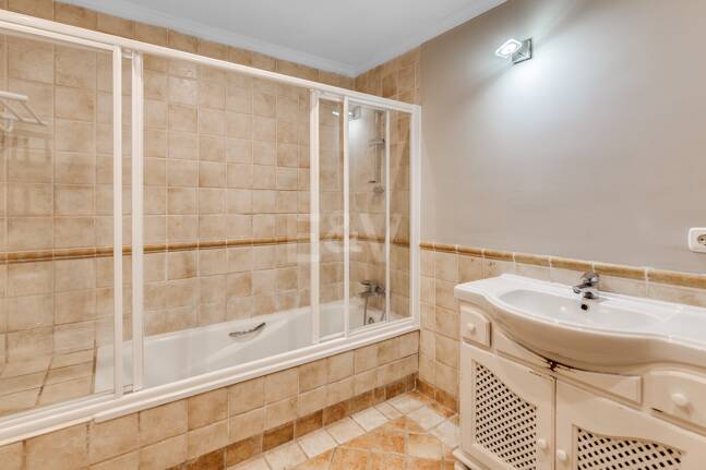 El Paraiso Alto: Elegant villa med golf och havsutsikt