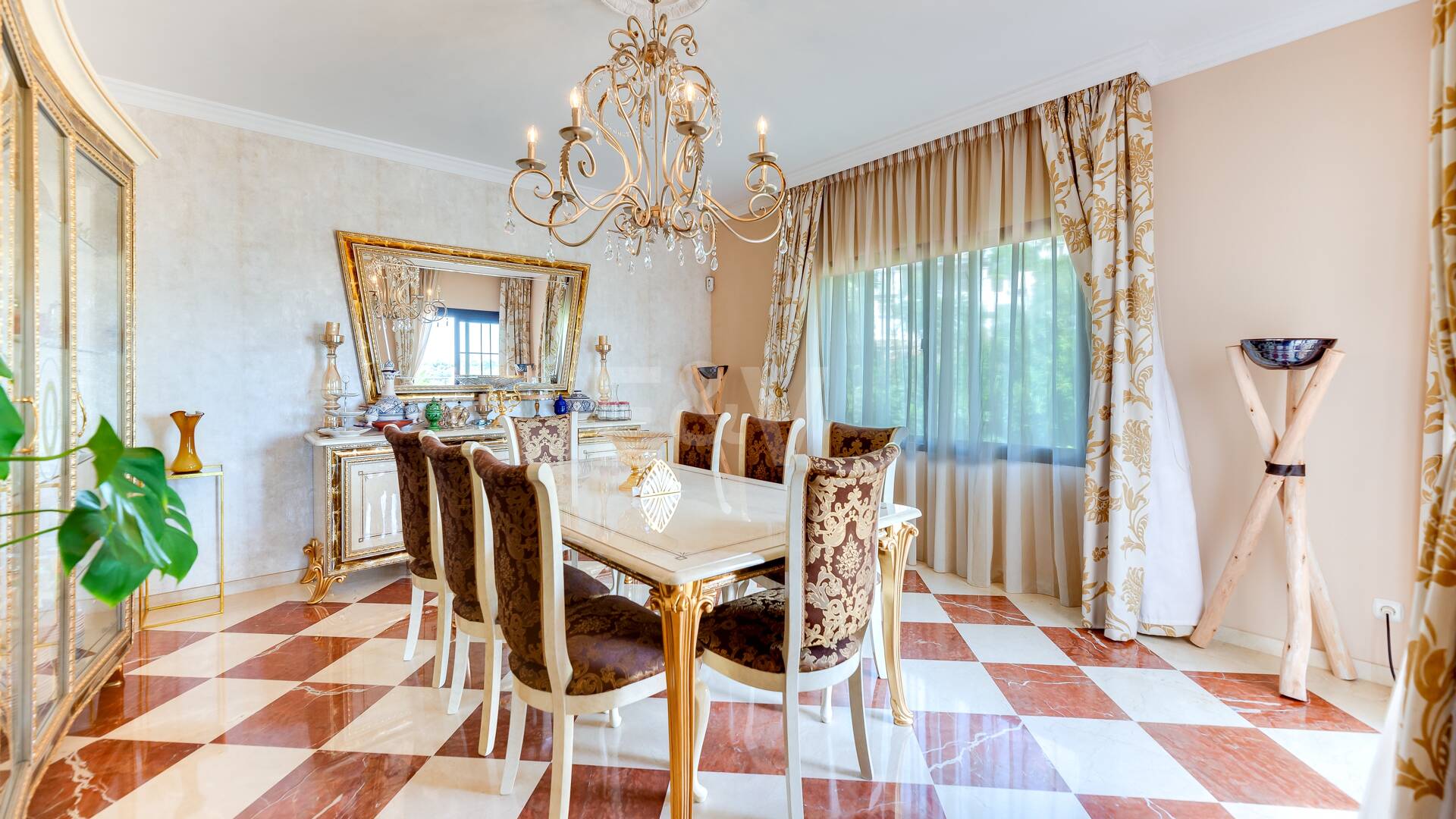 El Paraiso Alto: Élégante villa avec vue sur le golf et la mer