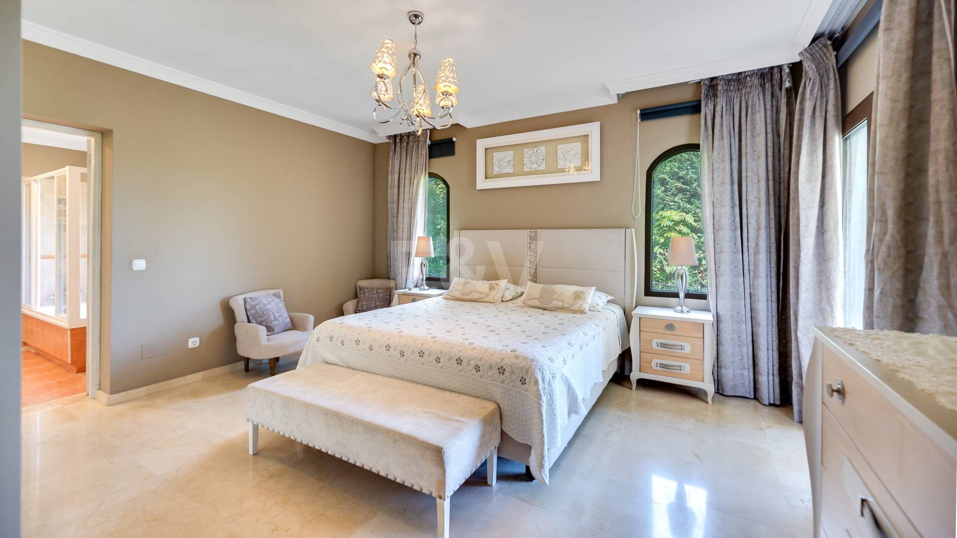 El Paraiso Alto: Élégante villa avec vue sur le golf et la mer