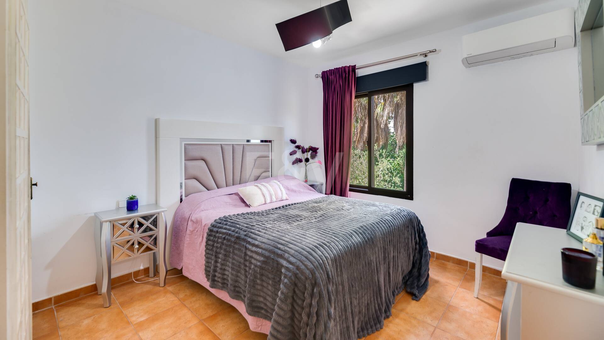 El Paraiso Alto: Elegant villa med golf och havsutsikt