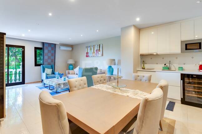 El Paraiso Alto: Elegant villa med golf och havsutsikt