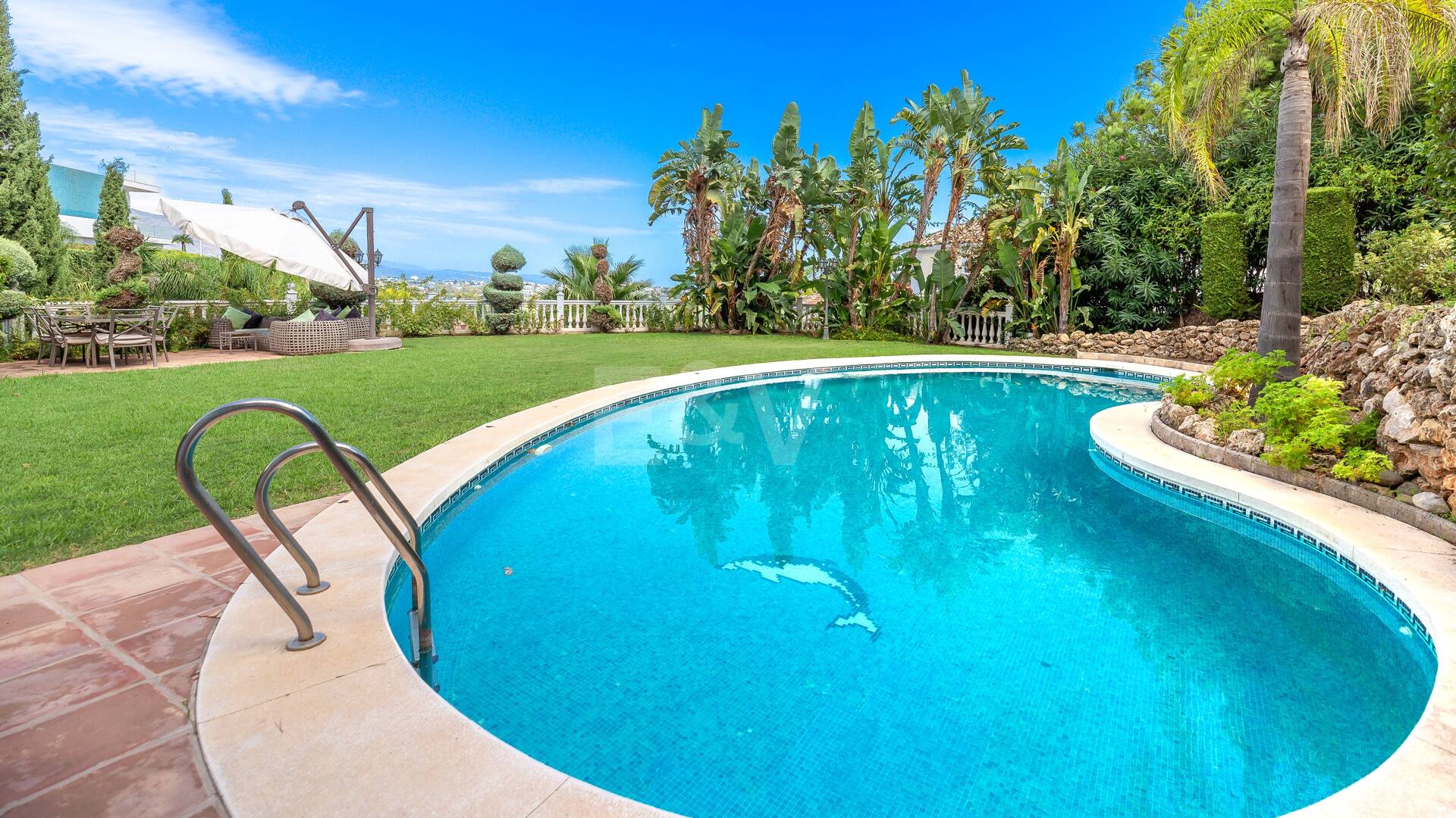 El Paraiso Alto: Élégante villa avec vue sur le golf et la mer