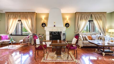 El Paraiso Alto: Elegant villa with golf and sea view