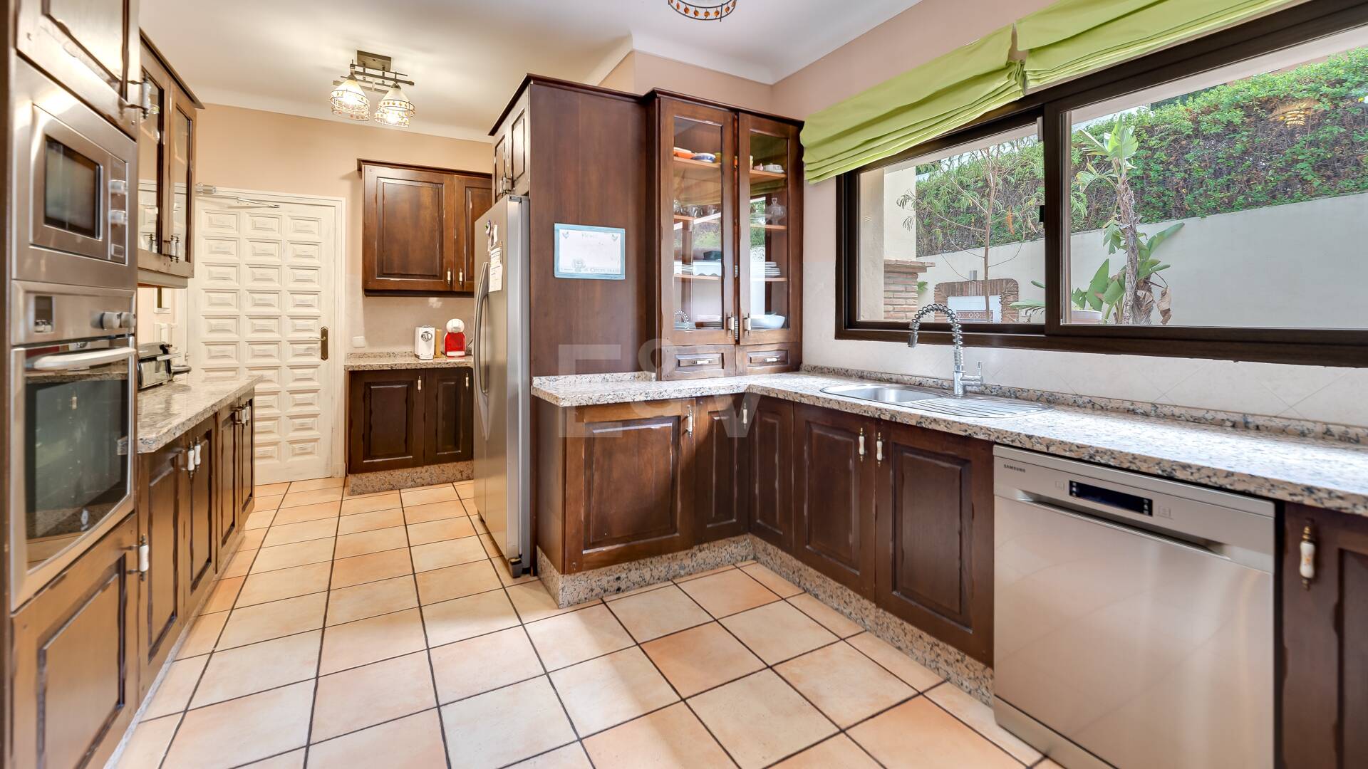 El Paraiso Alto: Elegant villa med golf och havsutsikt