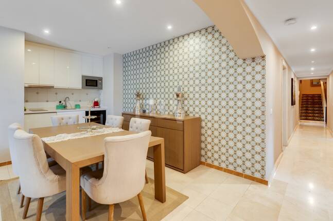 El Paraiso Alto: Elegant villa med golf och havsutsikt