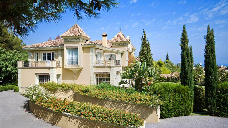 A Refuge of Luxury with Mediterranean Elegance