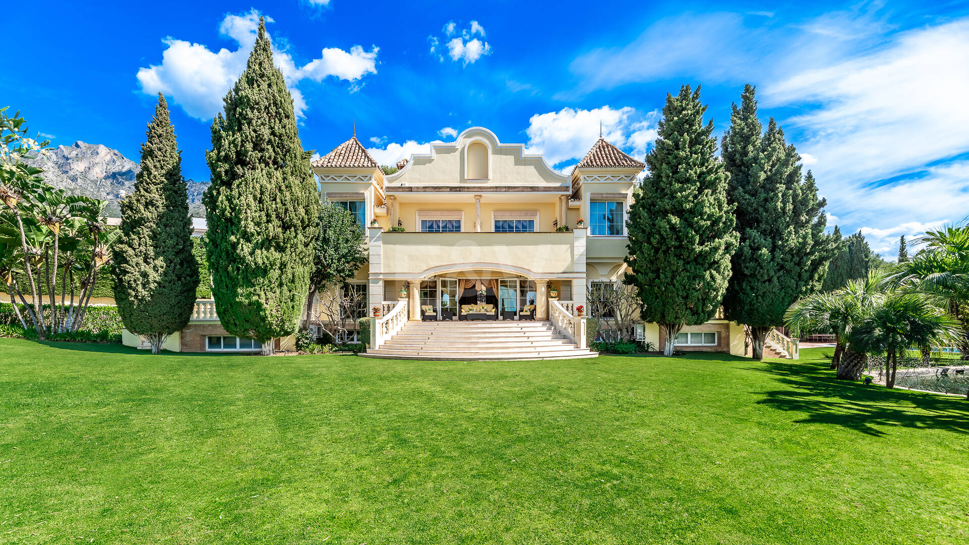 Un refugio de lujo con elegancia mediterránea en Sierra Blanca