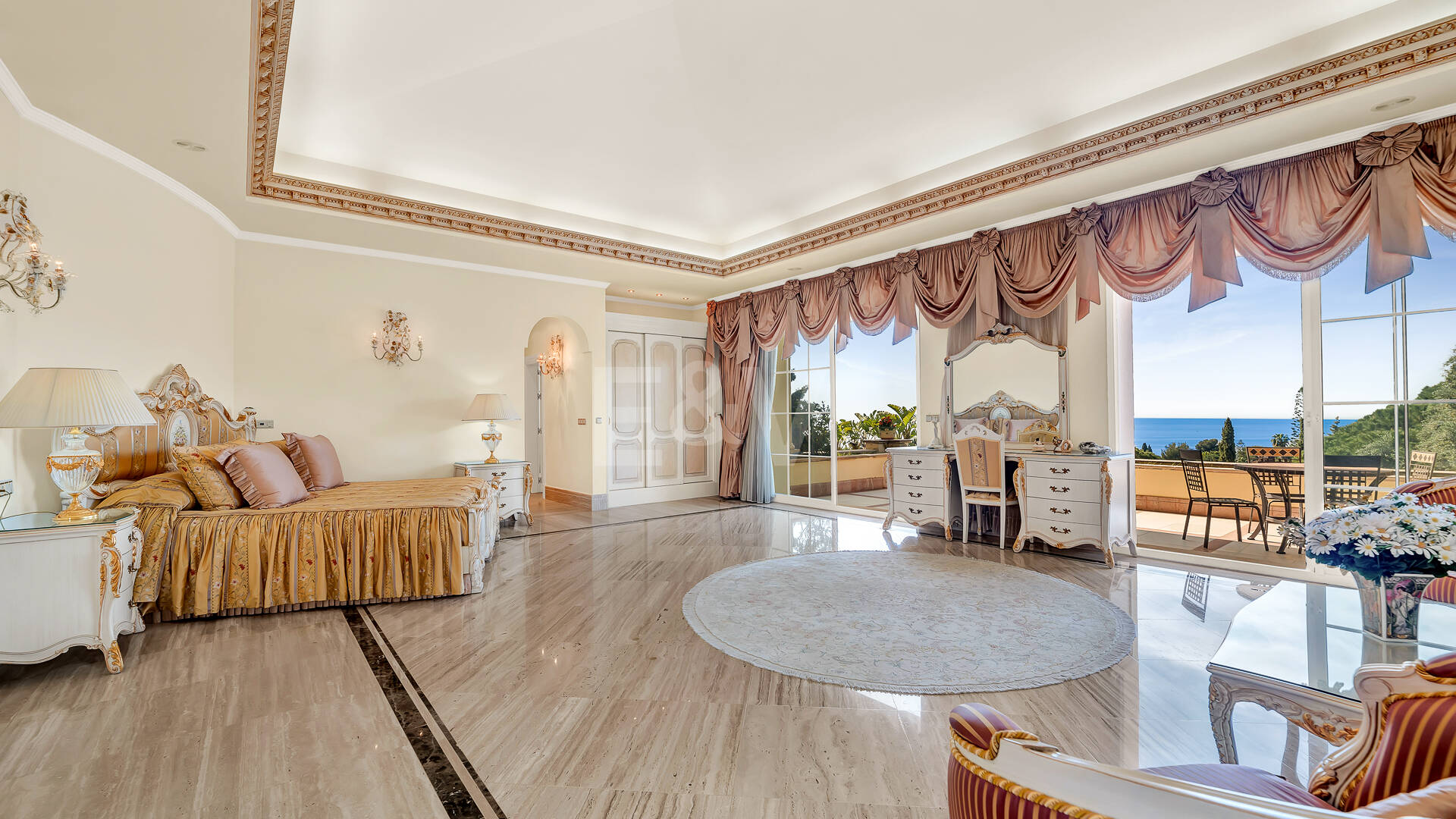 En flykting av lyx med medelhavselegans