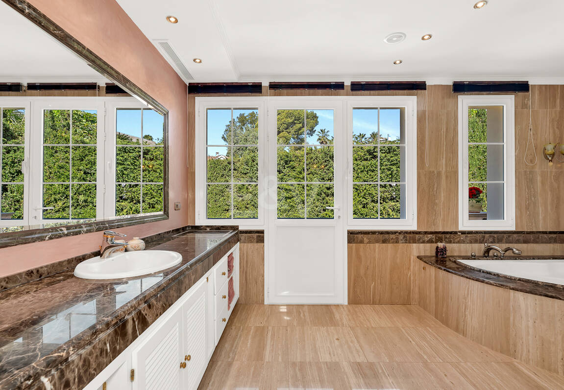 En flykting av lyx med medelhavselegans