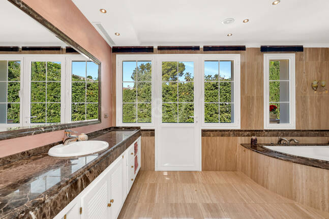 En flykting av lyx med medelhavselegans