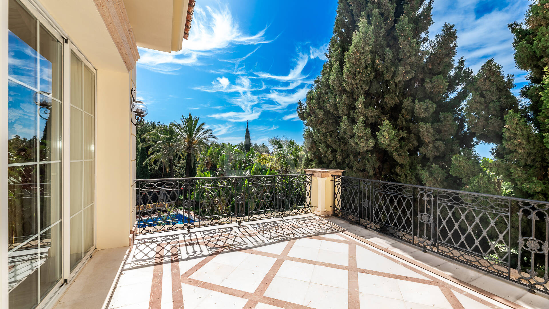 Un refugio de lujo con elegancia mediterránea en Sierra Blanca