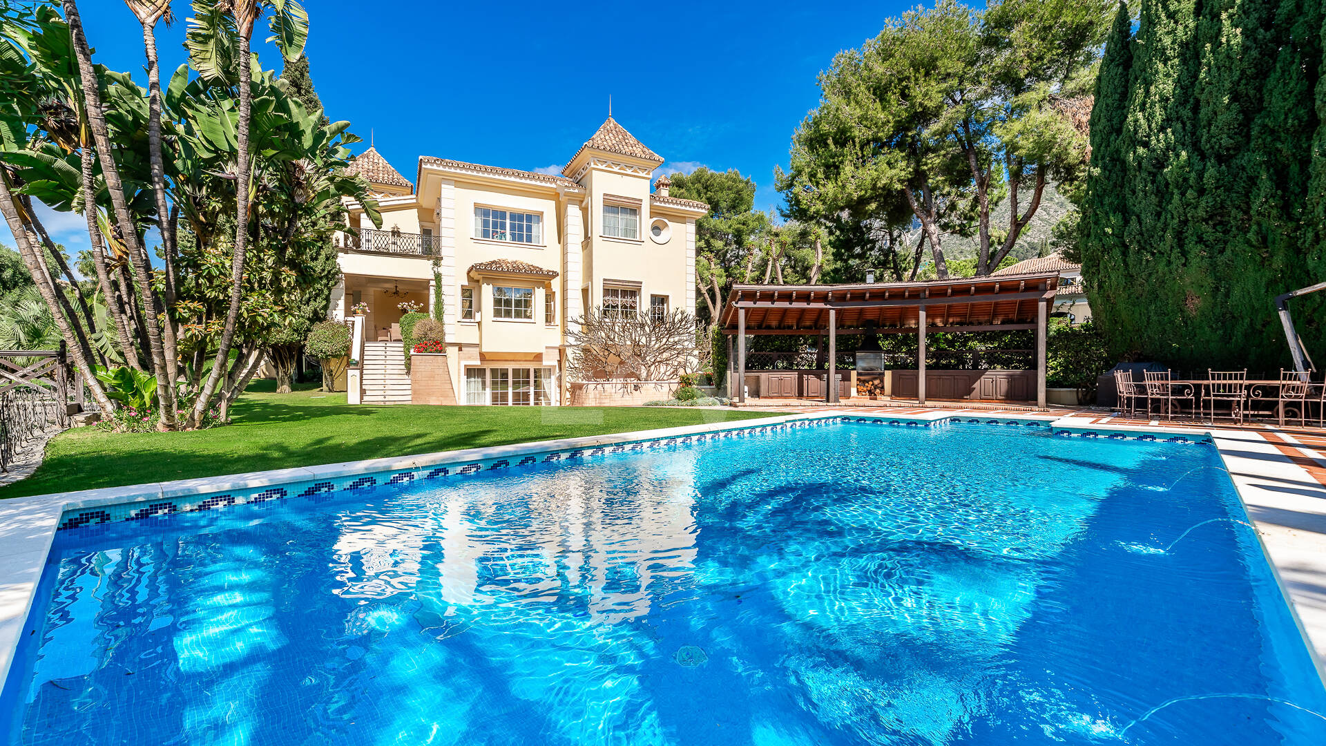 Un refugio de lujo con elegancia mediterránea en Sierra Blanca