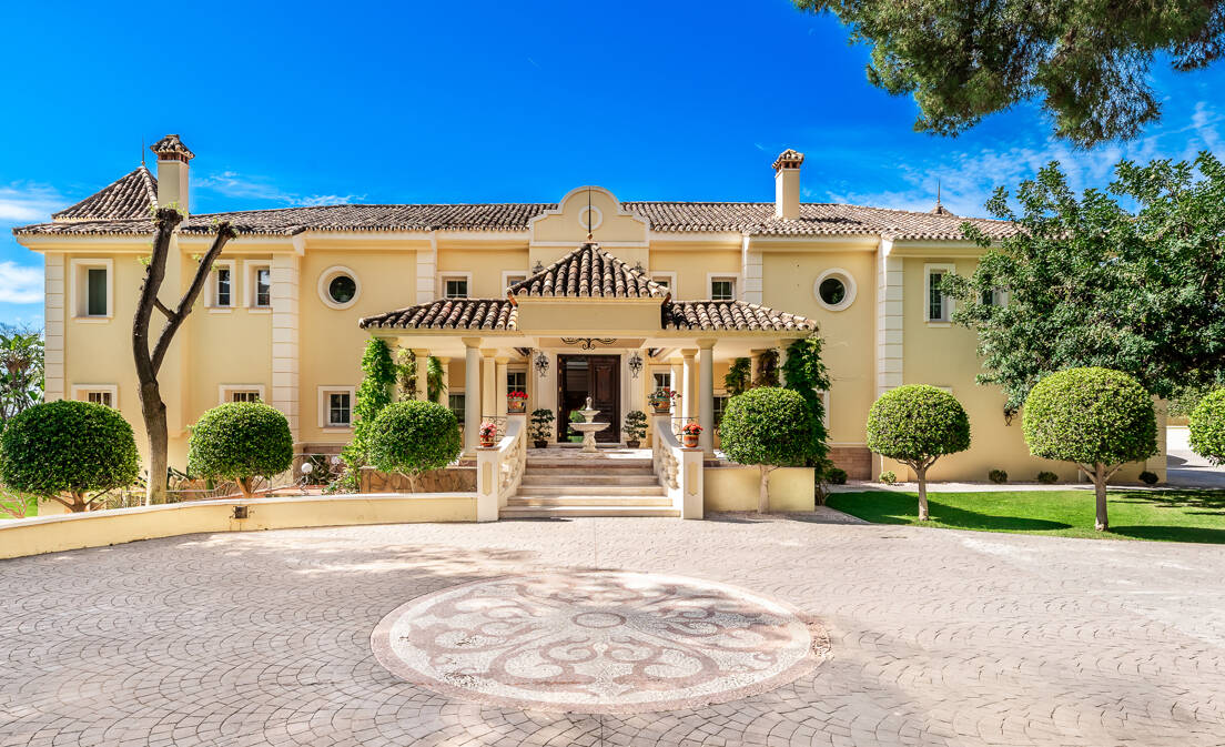 Magnificent Villa in Sierra Blanca with Breathtaking Sea Views