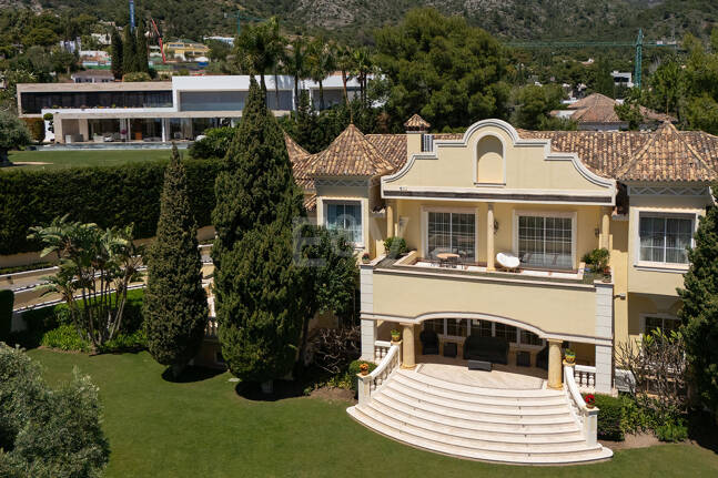 En flykting av lyx med medelhavselegans