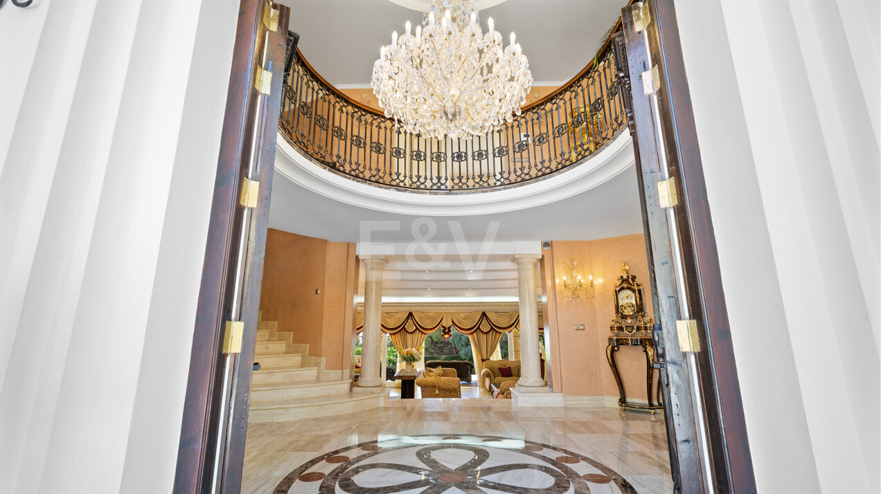 A Refuge of Luxury with Mediterranean Elegance