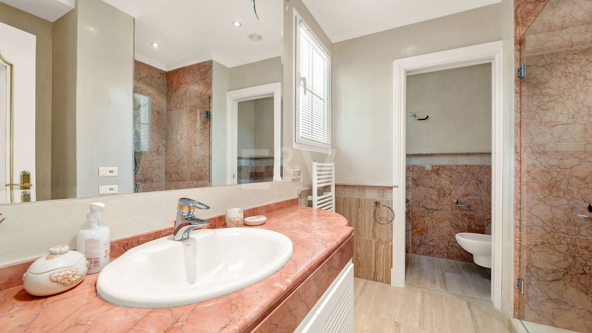 Un refugio de lujo con elegancia mediterránea en Sierra Blanca