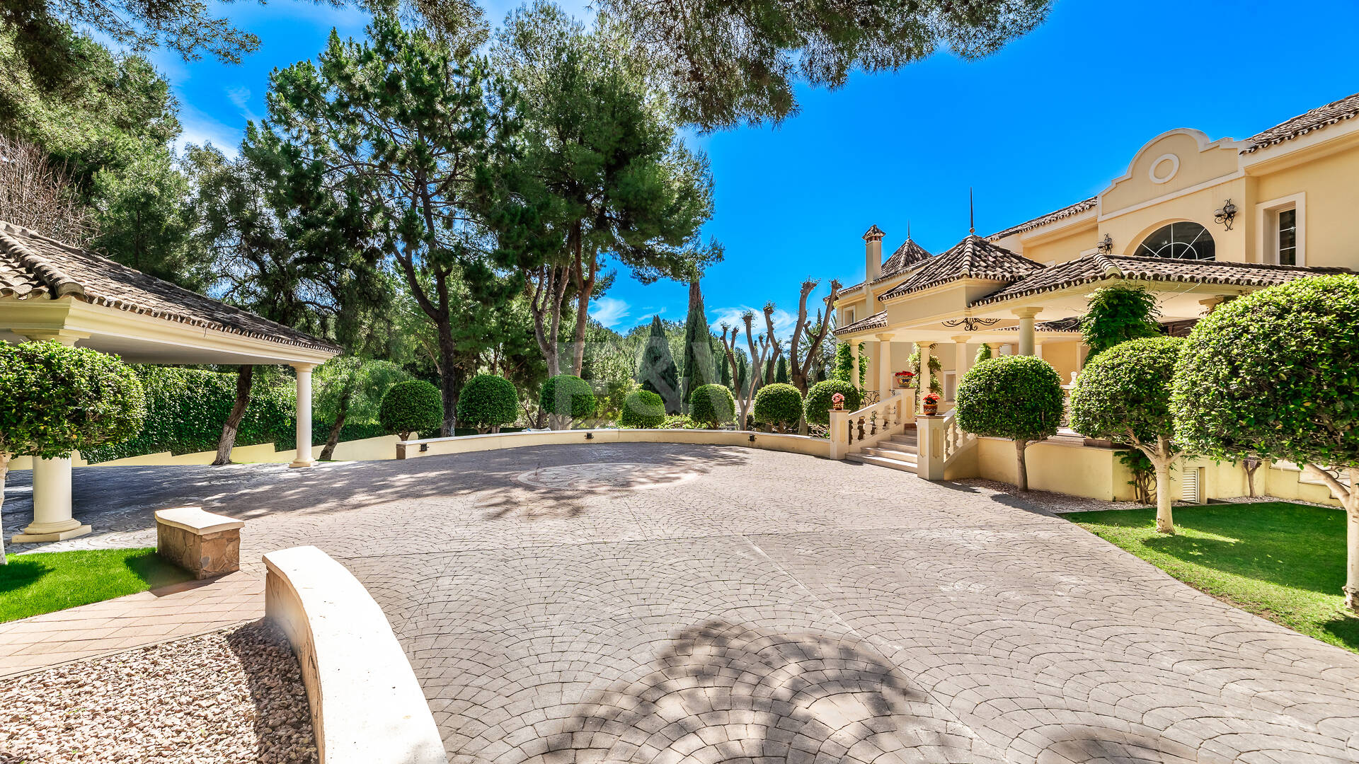 Un refugio de lujo con elegancia mediterránea en Sierra Blanca