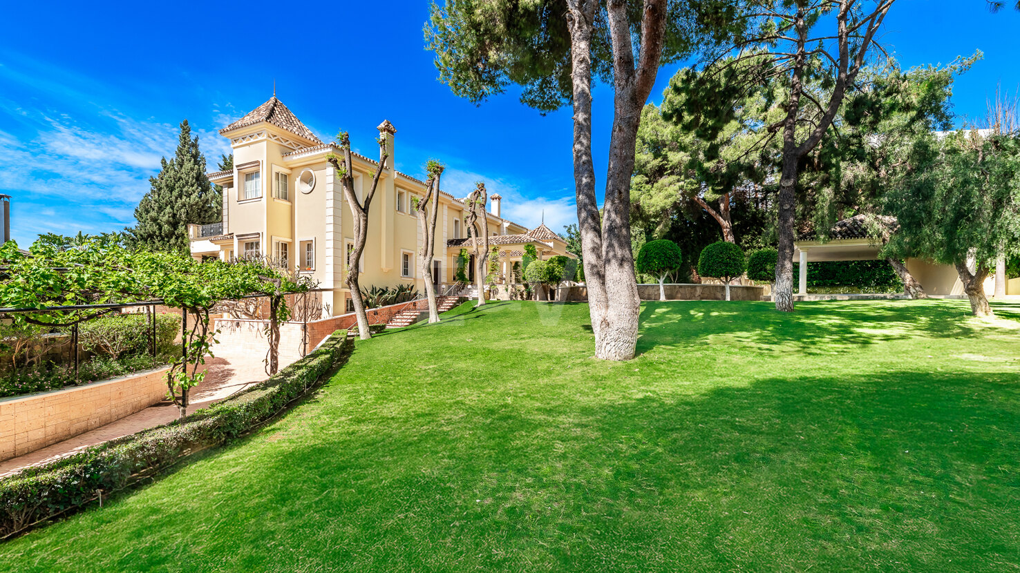 Ein Refugium des Luxus mit mediterraner Eleganz in Sierra Blanca