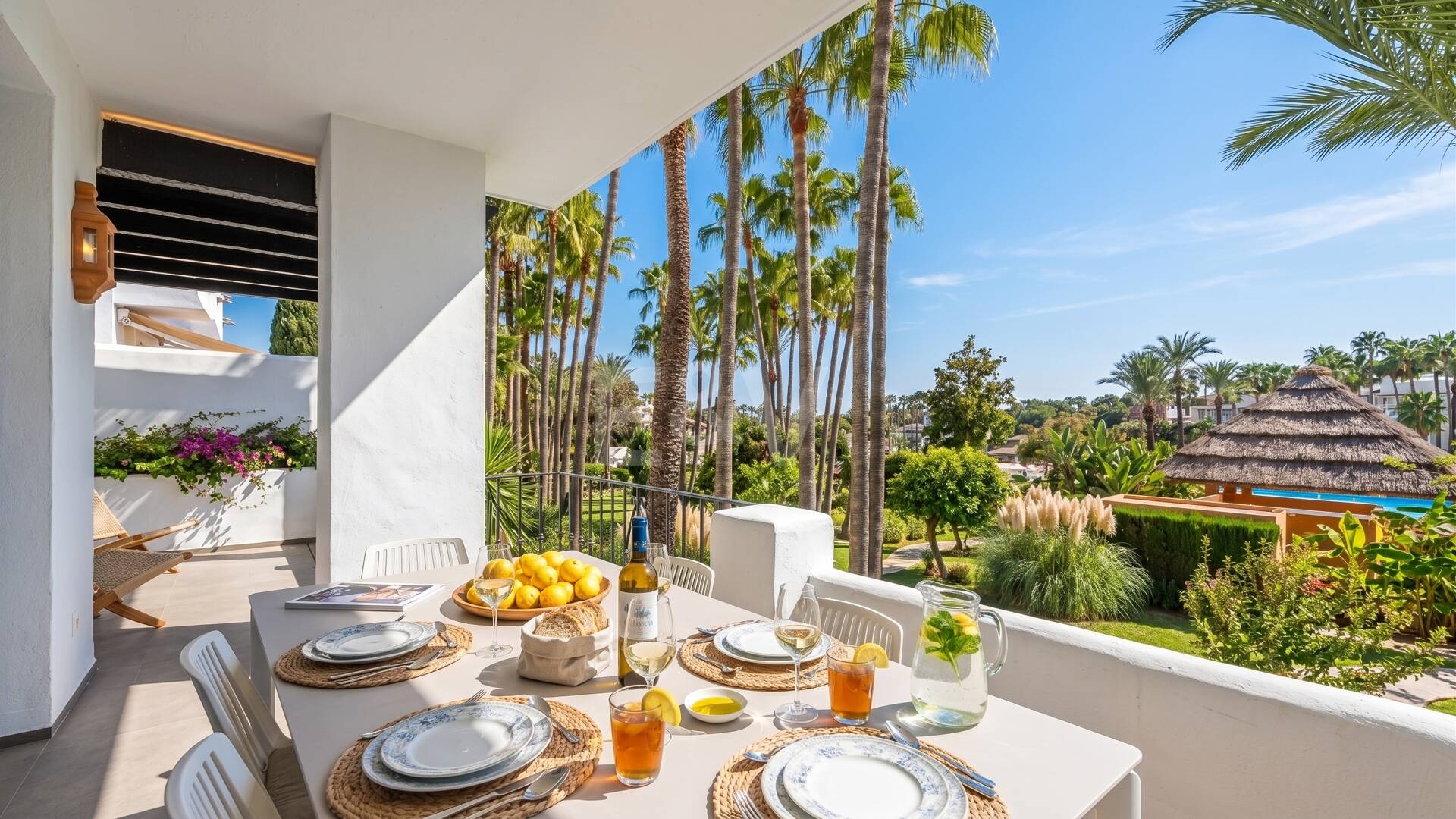 Sophisticated 3 bedroom Apartment in the Prestigious Marina de Puente Romano