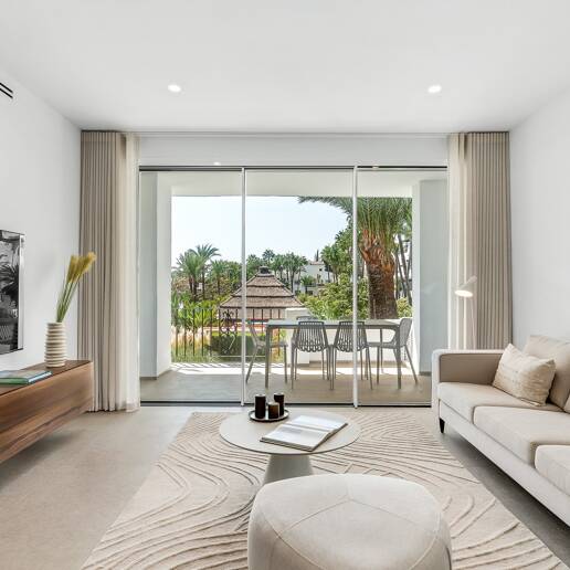 Sophisticated Apartment in the Prestigious Puente Romano