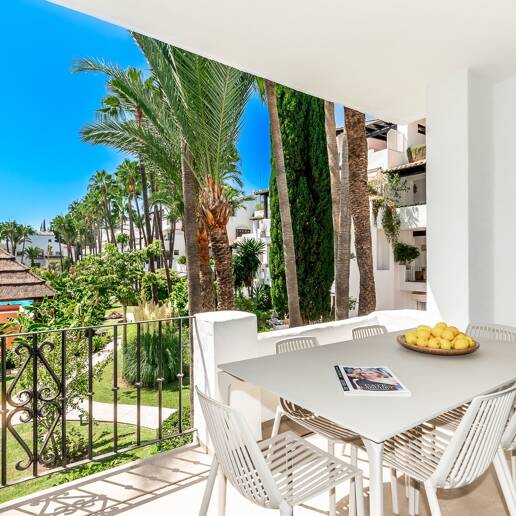 Sophisticated Apartment in the Prestigious Puente Romano