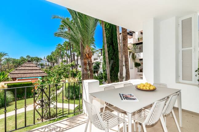 Sophisticated Apartment in the Prestigious Puente Romano
