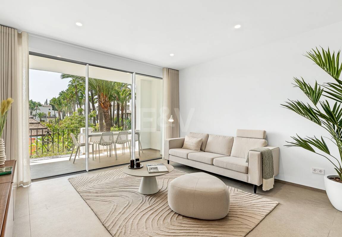 Sophisticated Apartment in the Prestigious Puente Romano