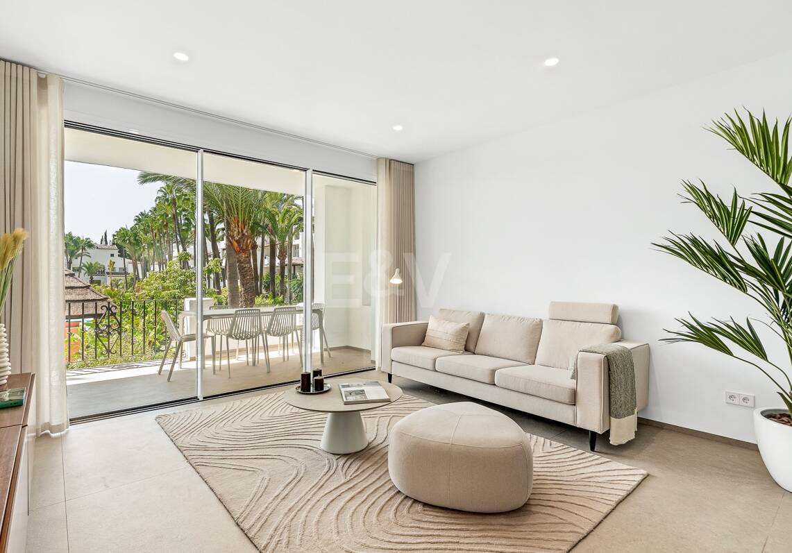 Sophisticated Apartment in the Prestigious Puente Romano