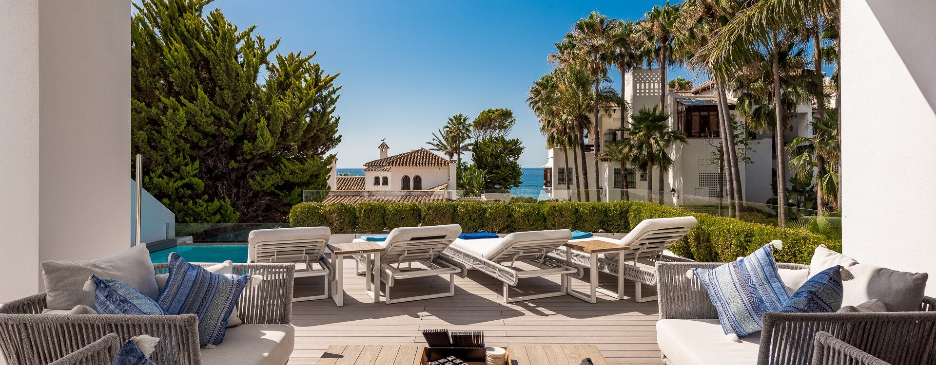 Villa en segunda línea de playa, Puente Romano