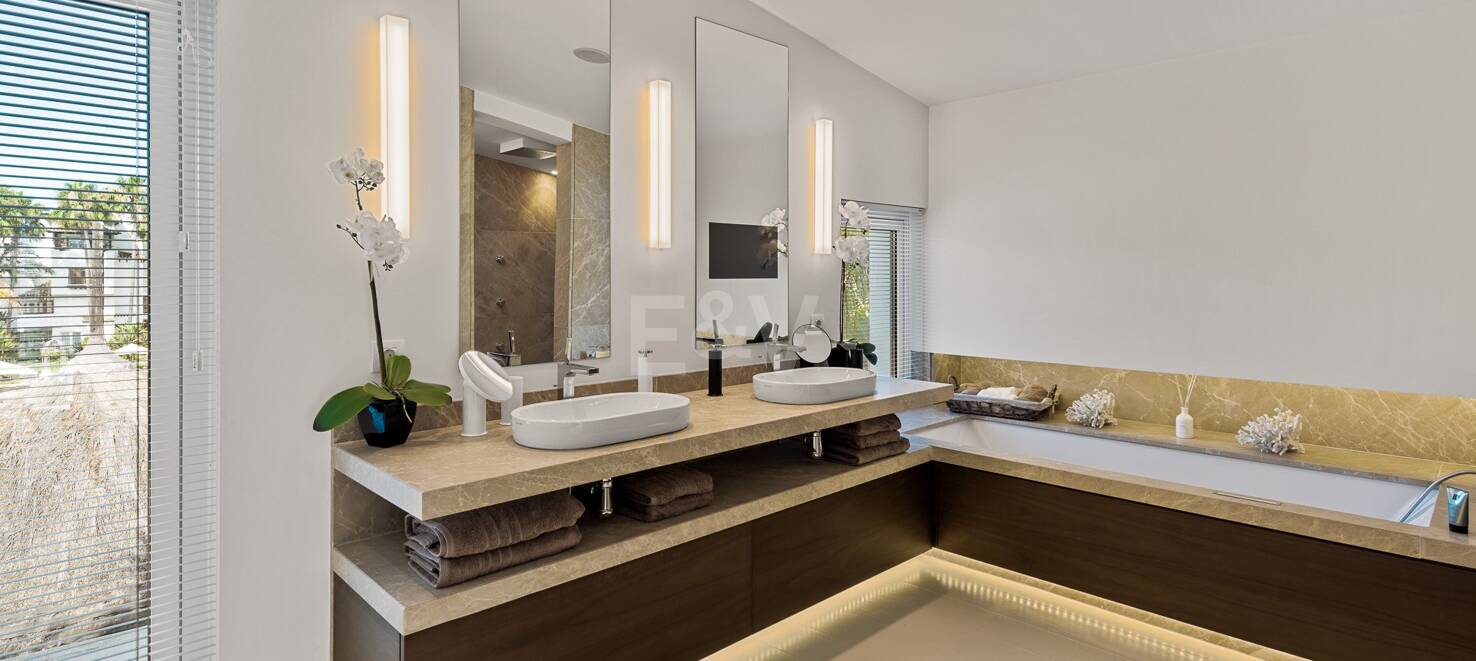 Second Line Beach Villa i Puente Romano