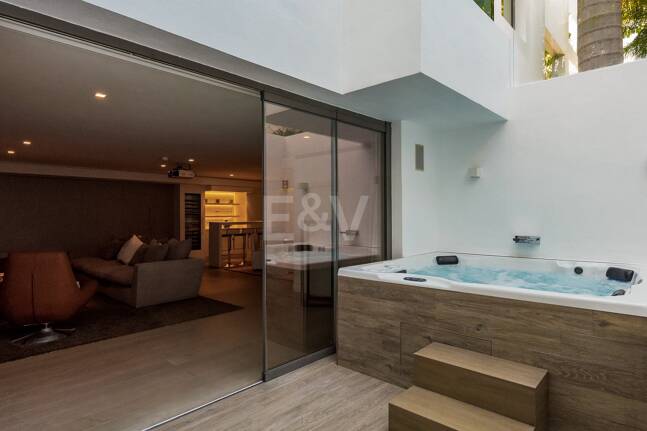 Second Line Beach Villa i Puente Romano