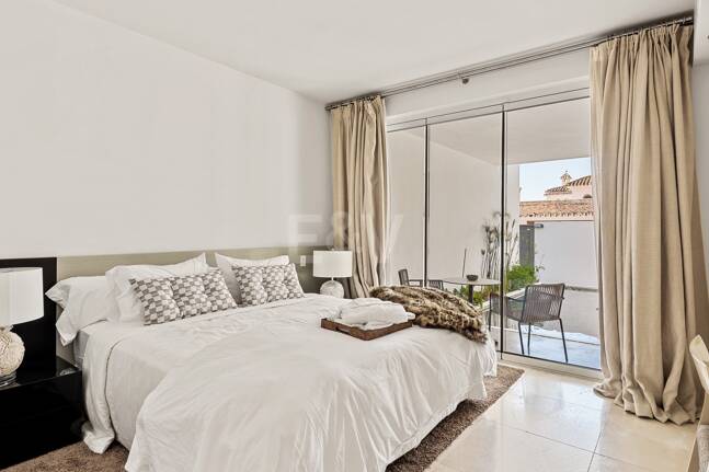 Second Line Beach Villa i Puente Romano