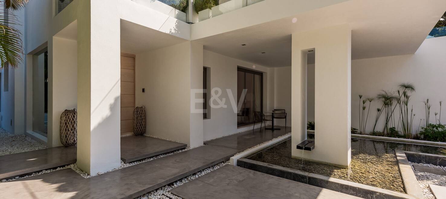 Second Line Beach Villa i Puente Romano